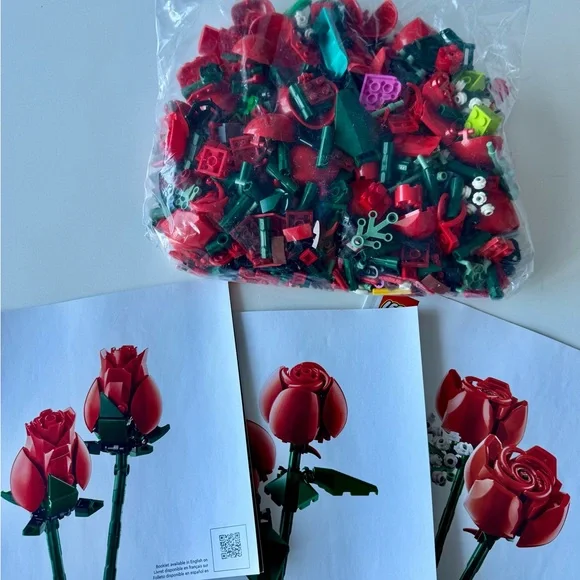 LEGO Botanical Roses - Picture 2 of 3